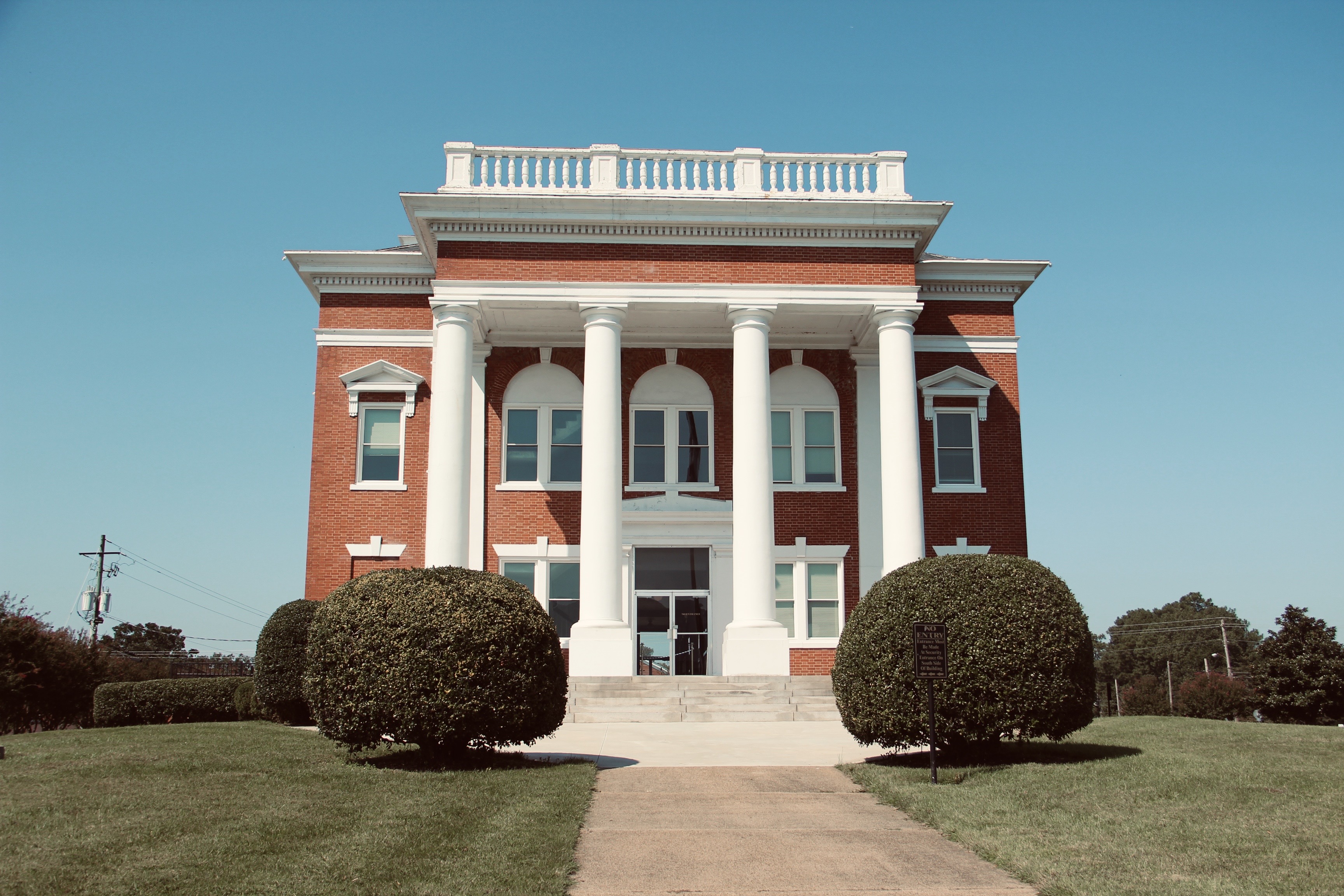 Historic courthouse building in Dalton